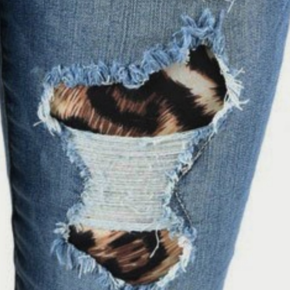 Judy Blue Leopard Patch Distressed Jeans - Picture 2 of 7